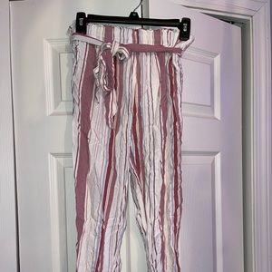 American Eagle cropped pants
